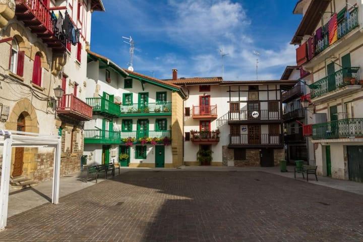 La Marina Amplio En Pleno Centro De * Hondarribia