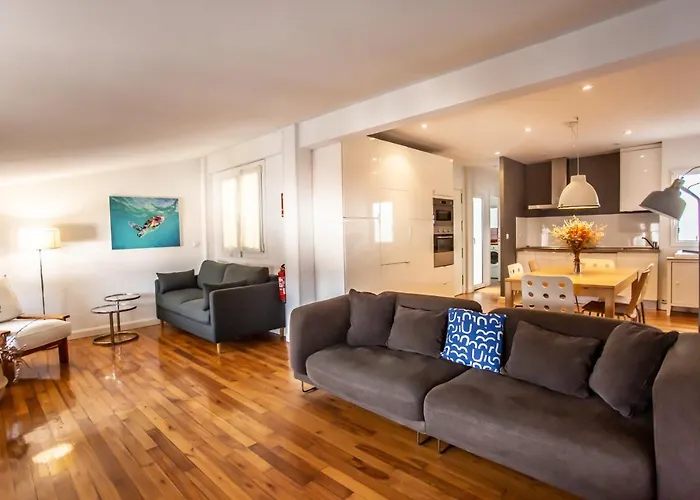 La Marina Amplio Apartamento En Pleno Centro De Hondarribia